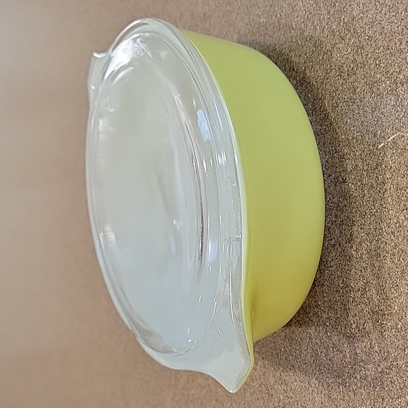 Vintage Pyrex 1 Pint Yellow Casserole Dish!! - Picture 5 of 16